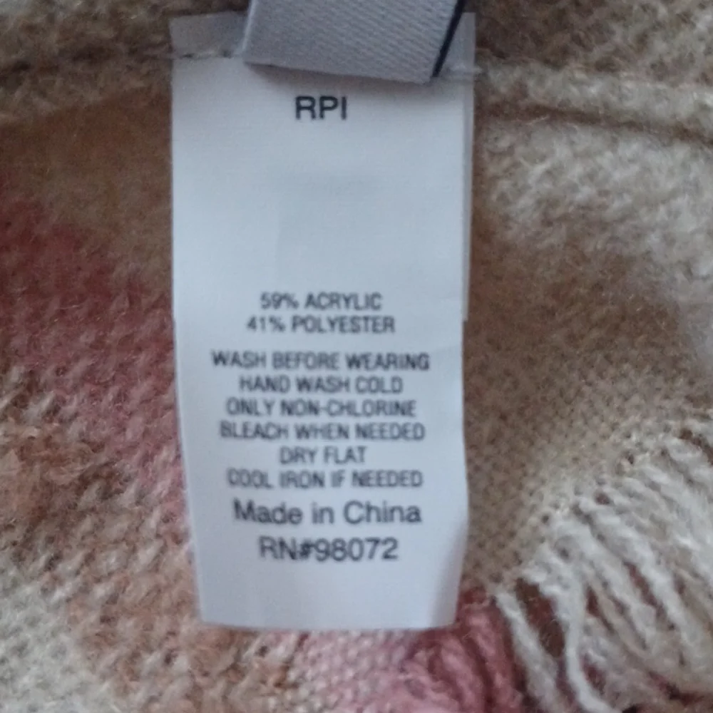 NWT SONOMA Triangle Scarf - Picture 8 of 8